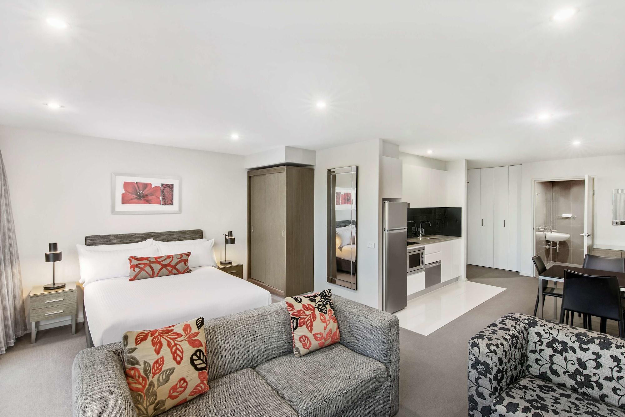 Adina Serviced Apartments Canberra Dickson Exteriör bild