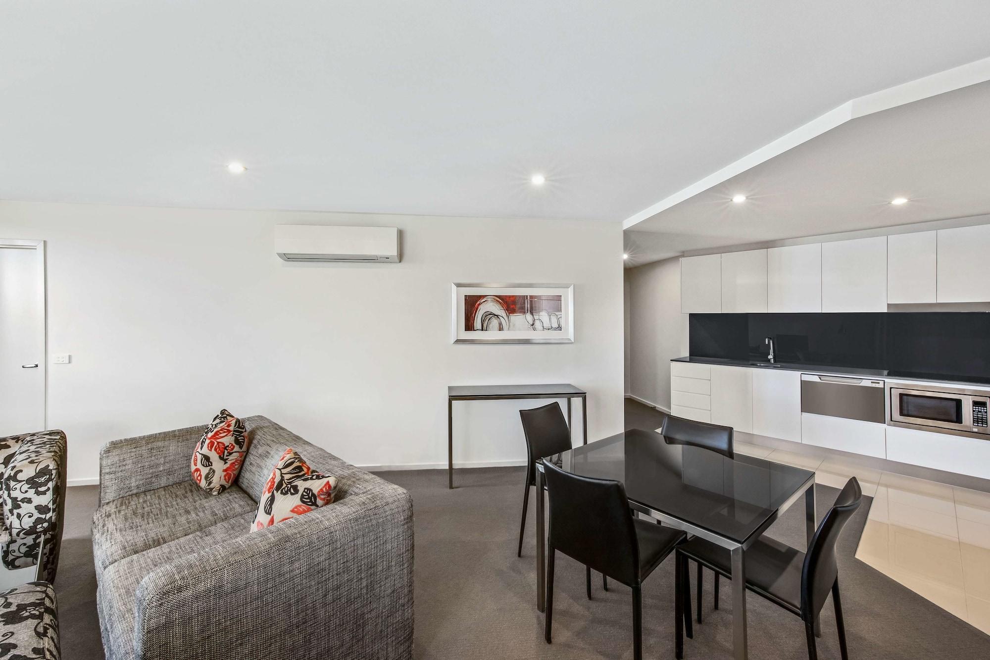 Adina Serviced Apartments Canberra Dickson Exteriör bild